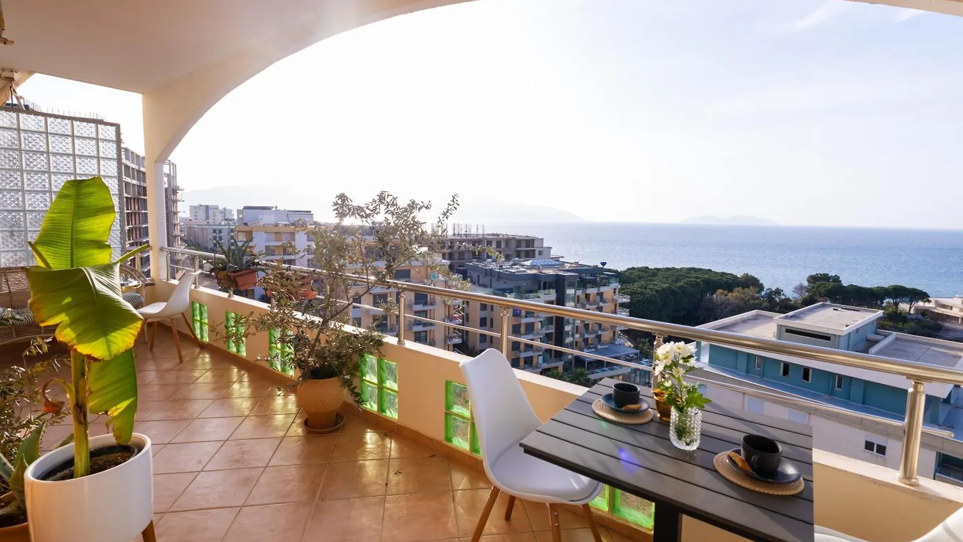 Modern Oasis Beach 0*, Vlorë