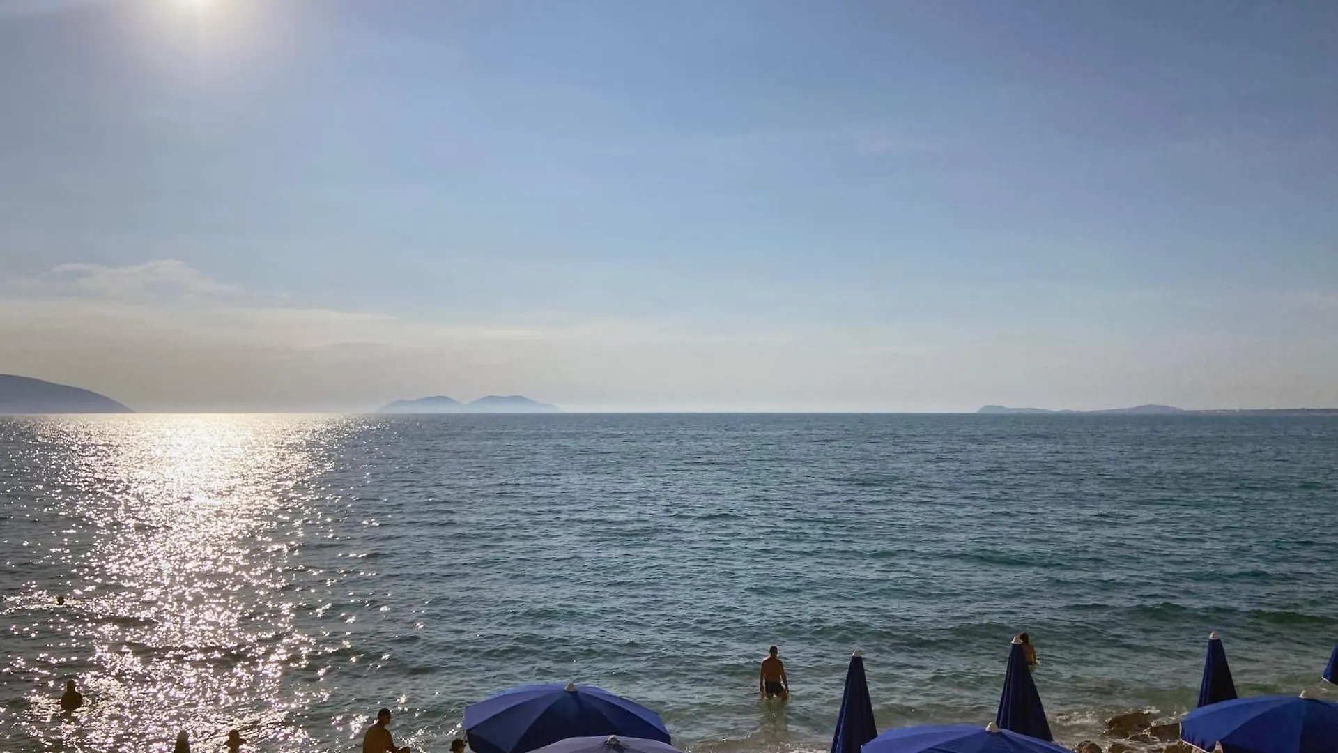 Modern Oasis Beach 0*, Vlorë Albanië